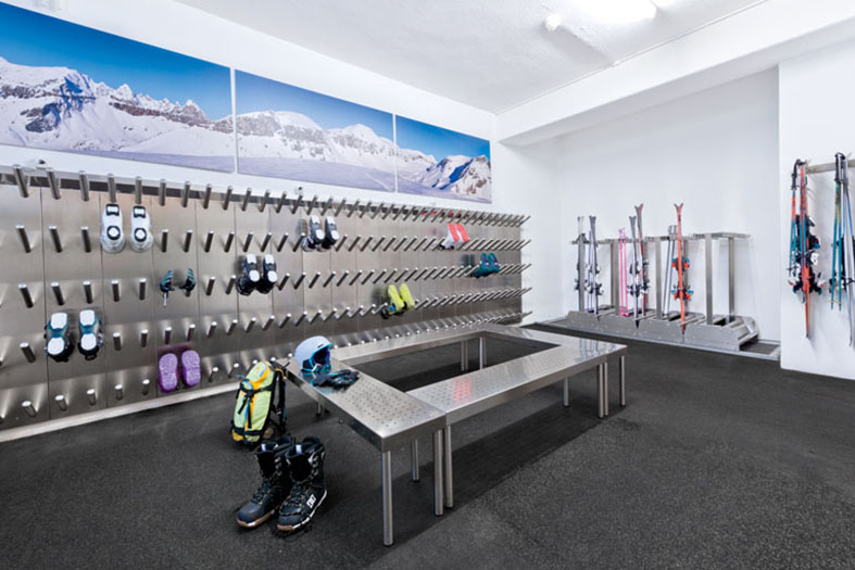 Jayed Ski Room